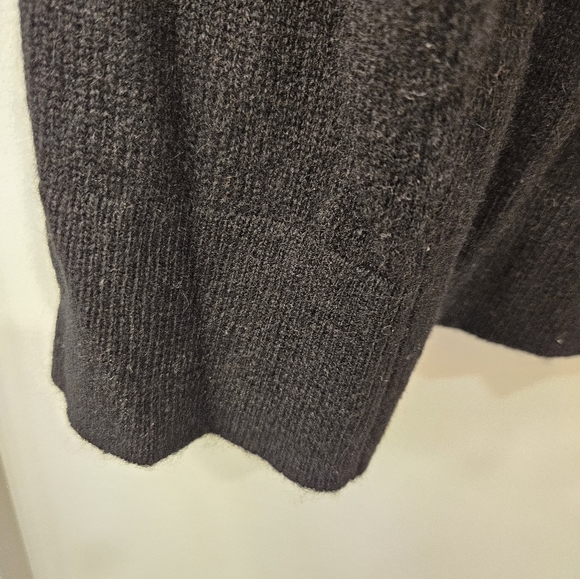 NWOT - Cashmere Ann Taylor Black Sweater - Size L - Picture 5 of 7